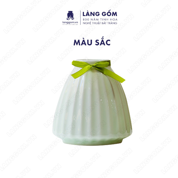 Lọ hoa Men ngọc chân váy khía
