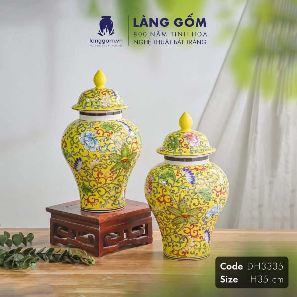 Lọ hoa vẽ tay men vàng họa tiết dây hoa