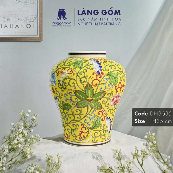 Lọ hoa vẽ tay men vàng họa tiết dây hoa
